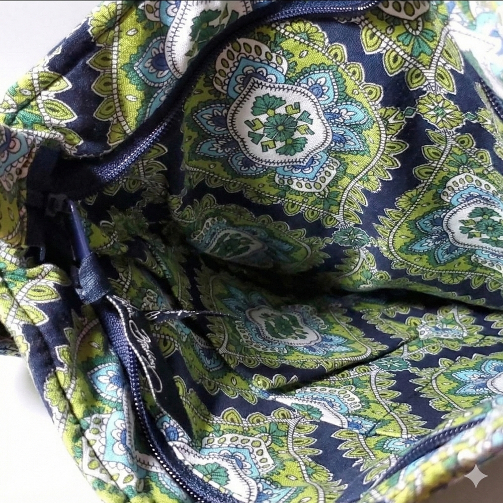 Vera Bradley 10x11" Crossbody Bag Adj. Strap Pockets Green Blue Messanger Cotton - Picture 6 of 7